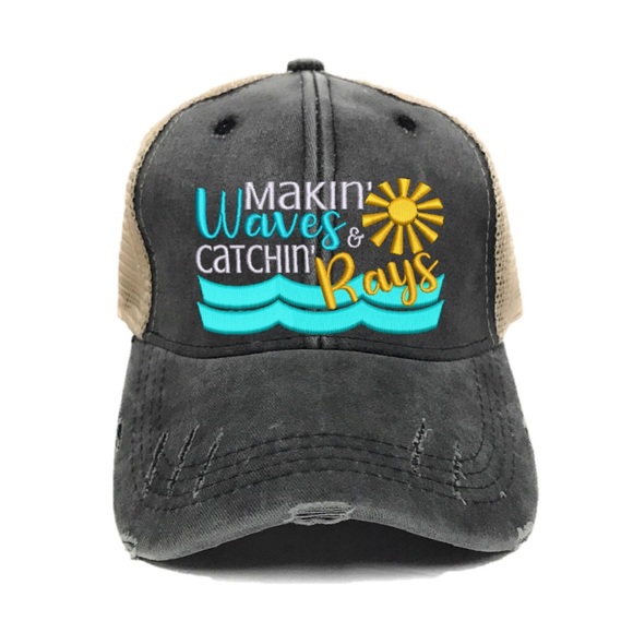 Makin’ Waves Catchin’ Rays Lake Beach Trucker Hat - Picture 1 of 1